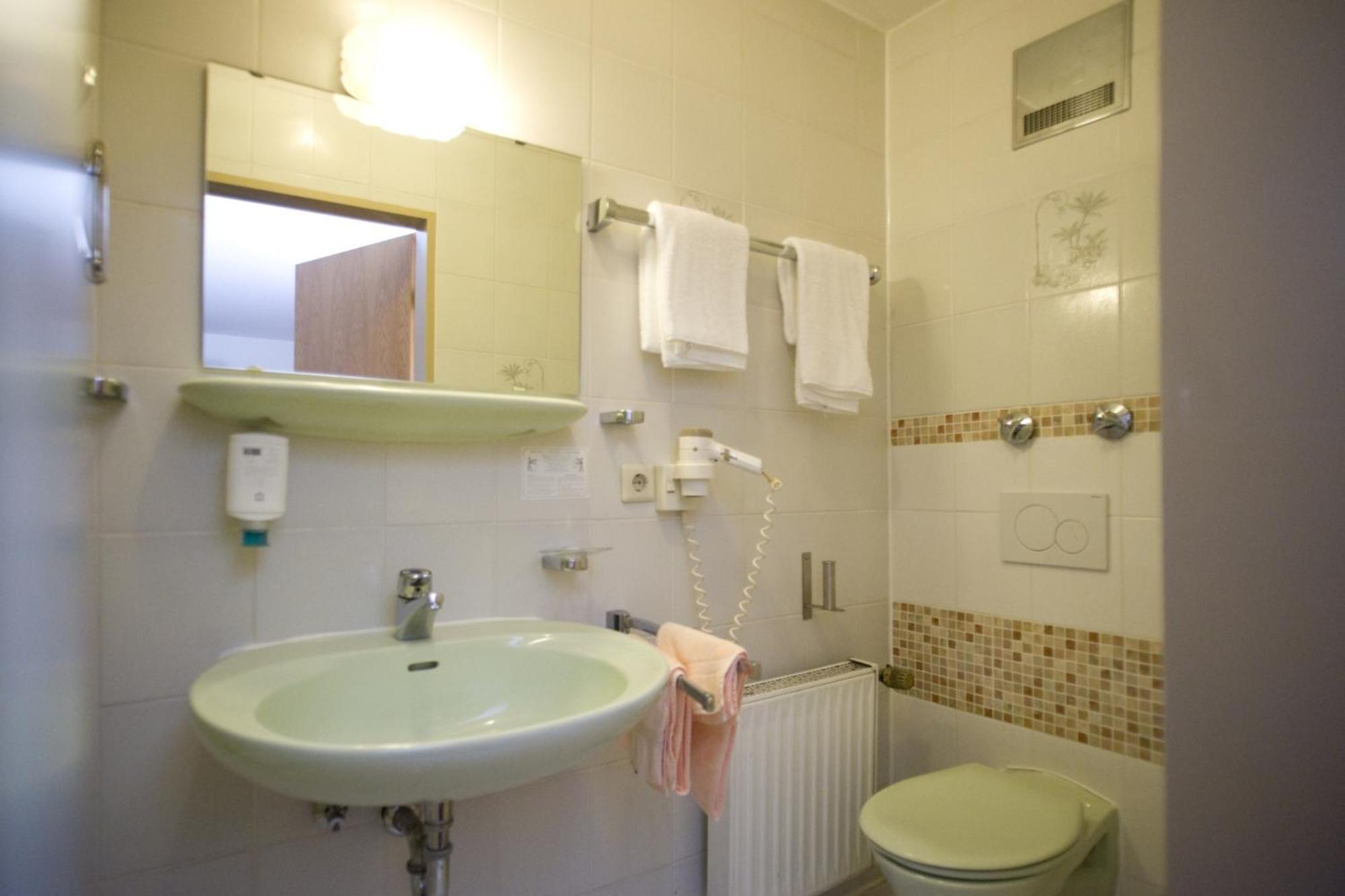 Hotel Flora Dormagen Kültér fotó